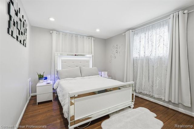 21756 Dexter Court, Warren, MI 48089