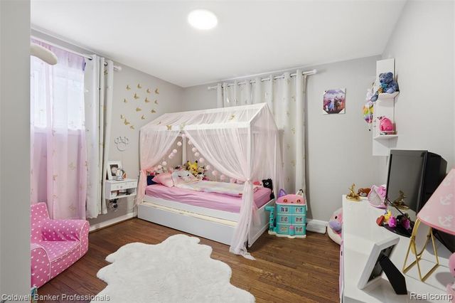 21756 Dexter Court, Warren, MI 48089