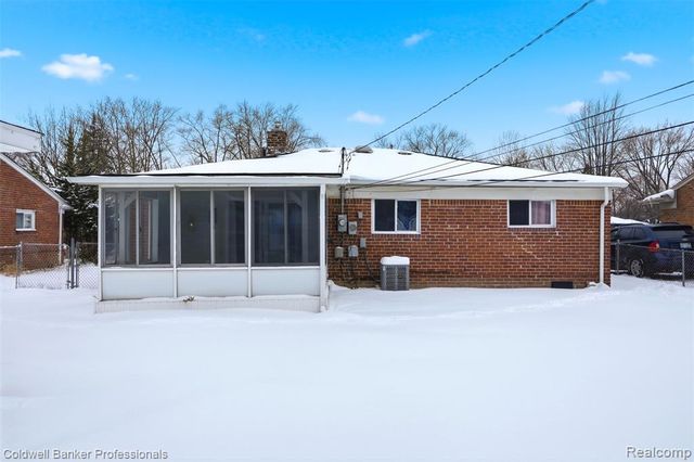 21756 Dexter Court, Warren, MI 48089