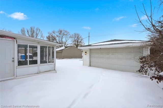 21756 Dexter Court, Warren, MI 48089