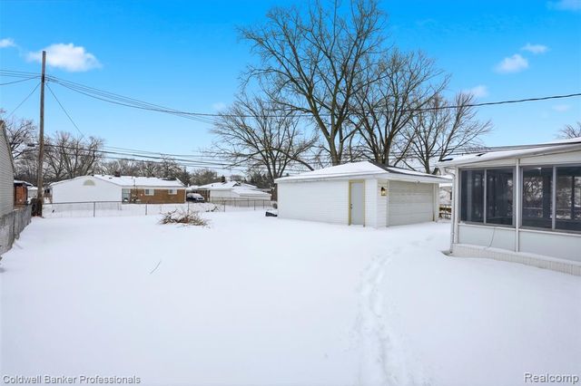 21756 Dexter Court, Warren, MI 48089