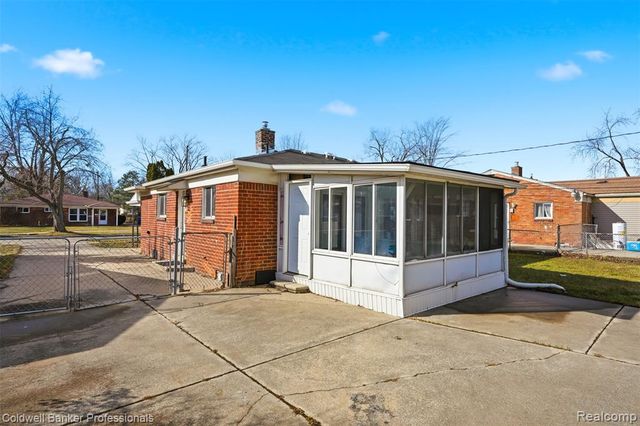 21756 Dexter Court, Warren, MI 48089