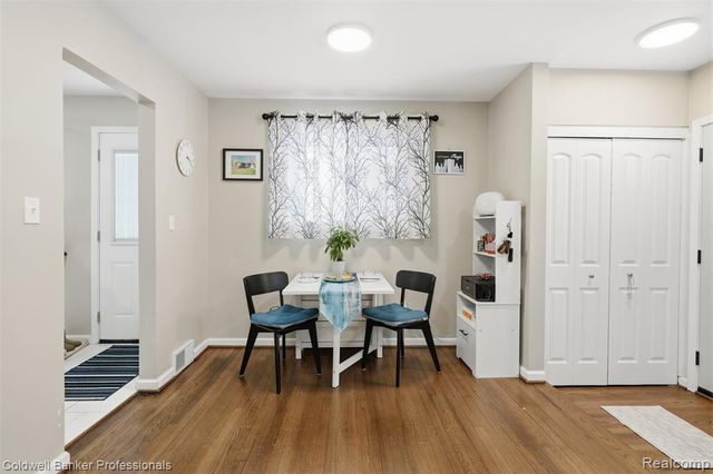 21756 Dexter Court, Warren, MI 48089