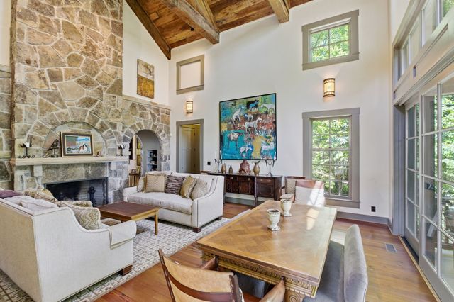 167 Pollywood Ln, Sewanee, TN 37375