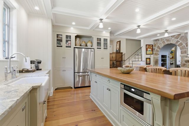 167 Pollywood Ln, Sewanee, TN 37375