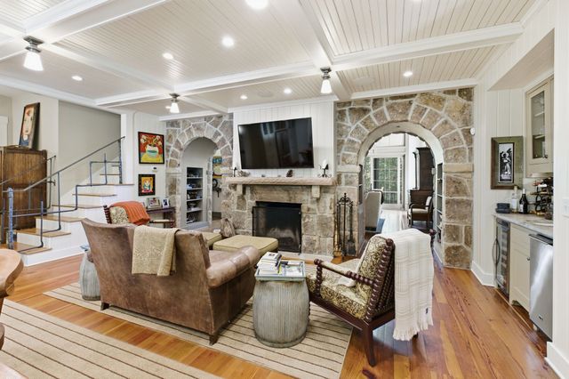 167 Pollywood Ln, Sewanee, TN 37375