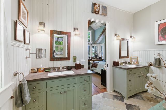 167 Pollywood Ln, Sewanee, TN 37375