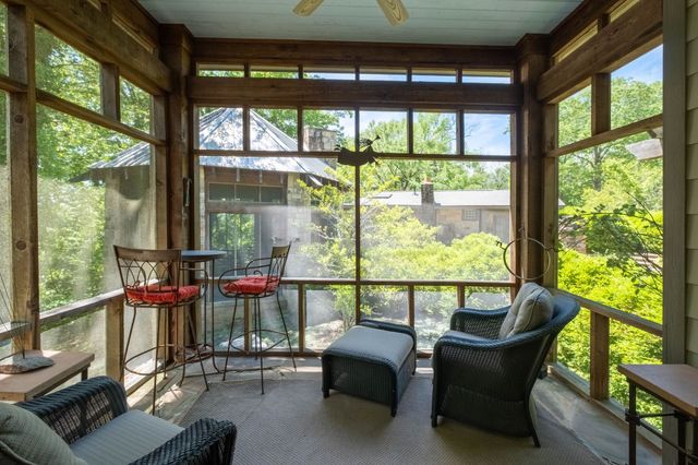 167 Pollywood Ln, Sewanee, TN 37375