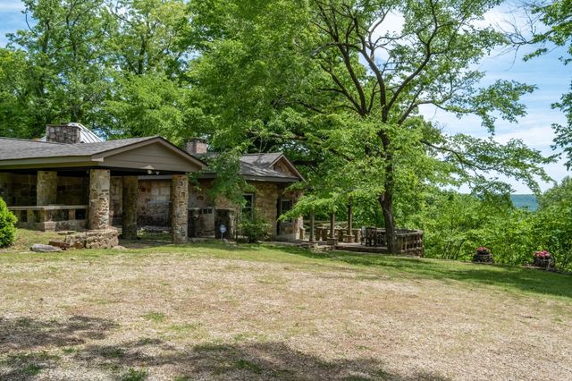 167 Pollywood Ln, Sewanee, TN 37375