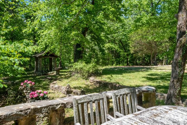 167 Pollywood Ln, Sewanee, TN 37375