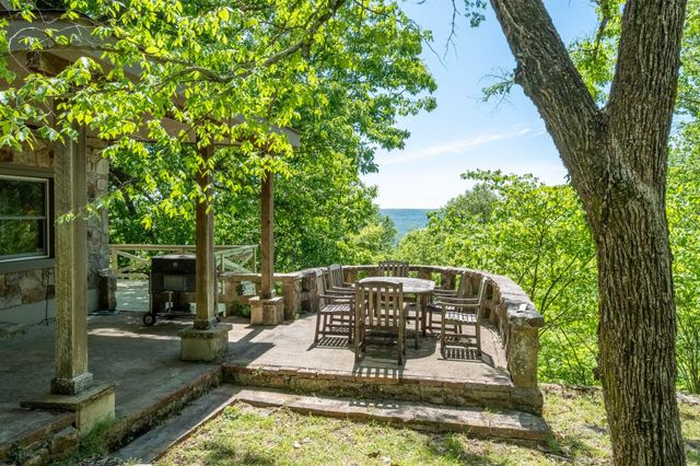 167 Pollywood Ln, Sewanee, TN 37375