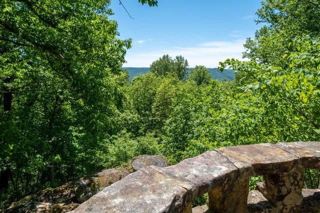 167 Pollywood Ln, Sewanee, TN 37375