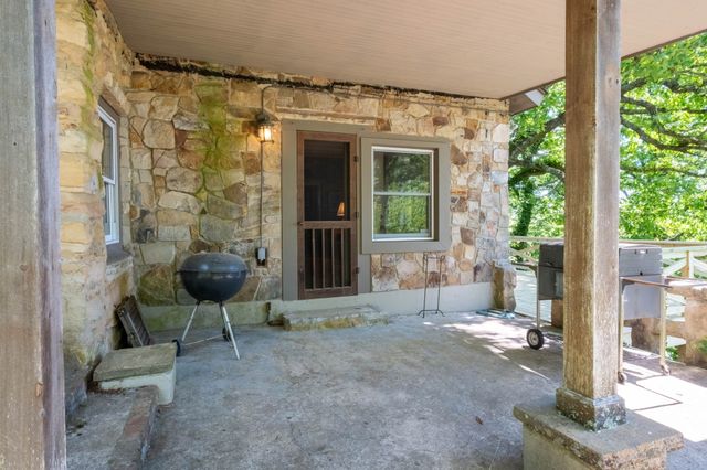 167 Pollywood Ln, Sewanee, TN 37375