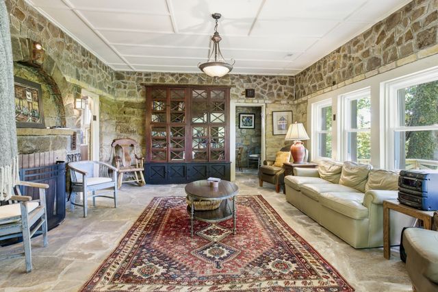 167 Pollywood Ln, Sewanee, TN 37375