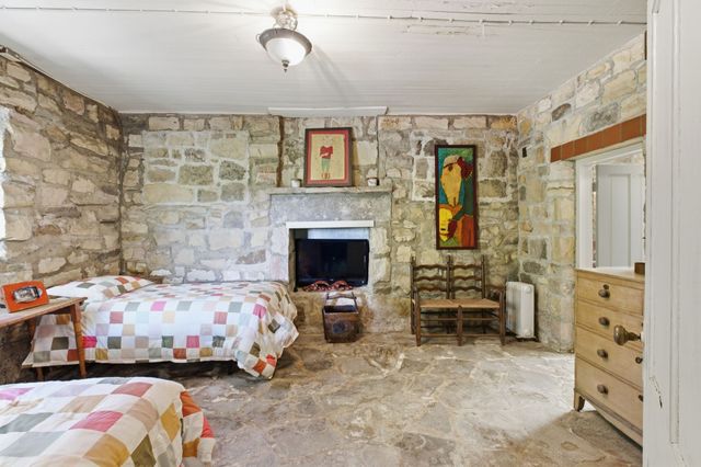 167 Pollywood Ln, Sewanee, TN 37375
