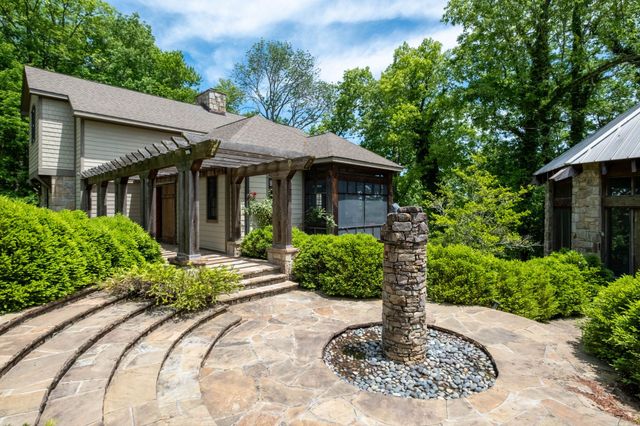 167 Pollywood Ln, Sewanee, TN 37375