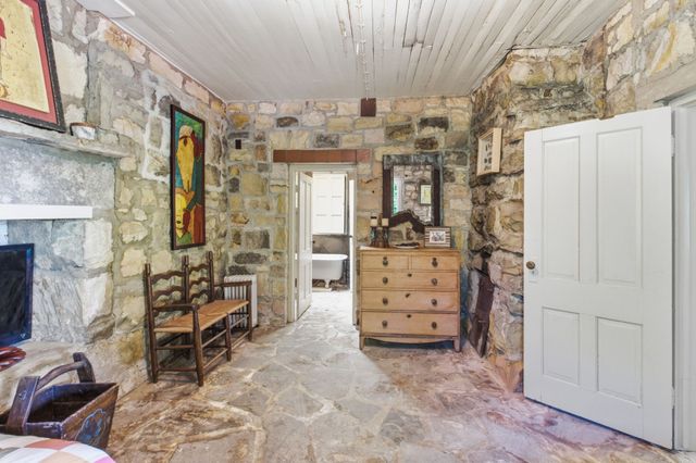 167 Pollywood Ln, Sewanee, TN 37375