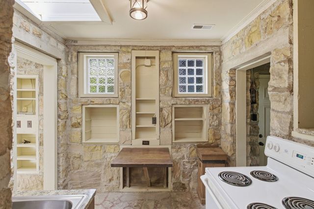 167 Pollywood Ln, Sewanee, TN 37375