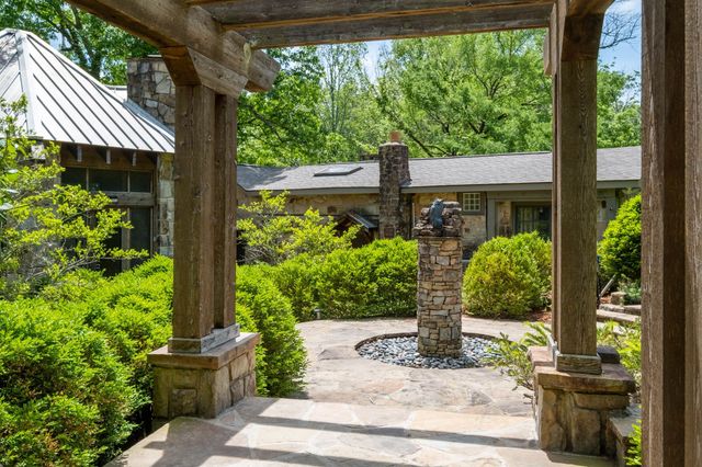 167 Pollywood Ln, Sewanee, TN 37375