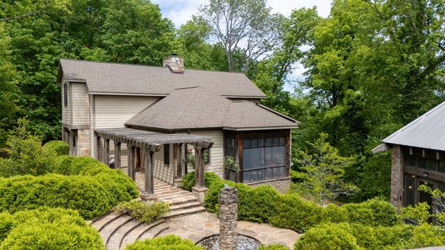 167 Pollywood Ln, Sewanee, TN 37375