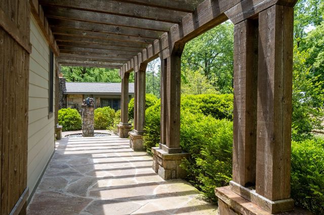 167 Pollywood Ln, Sewanee, TN 37375
