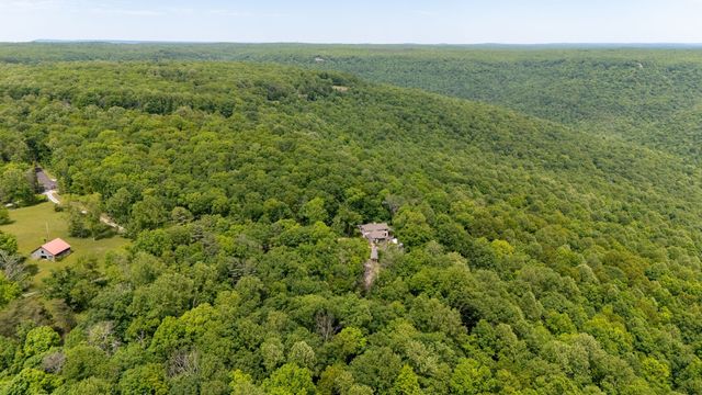 167 Pollywood Ln, Sewanee, TN 37375