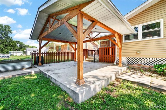 1428 E 6th Street, Washington, MO 63090