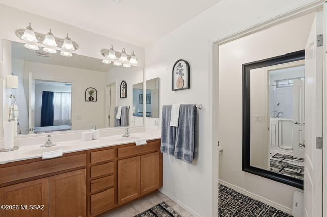 1345 W Vuelta Del Yunque, Sahuarita, AZ 85629