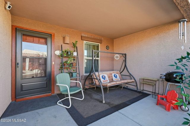 1345 W Vuelta Del Yunque, Sahuarita, AZ 85629