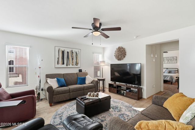 1345 W Vuelta Del Yunque, Sahuarita, AZ 85629