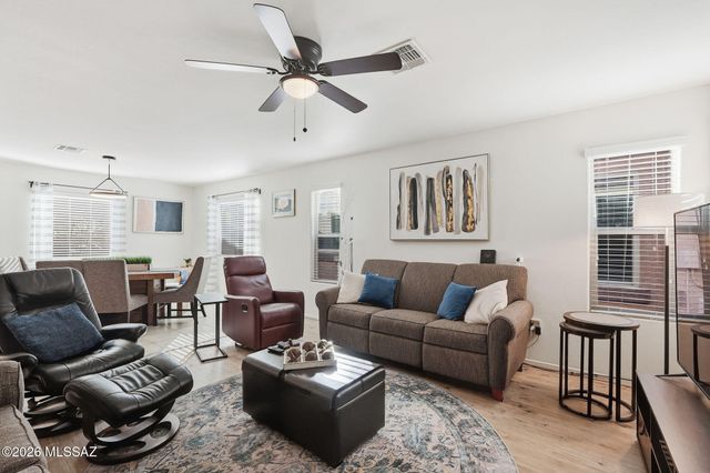 1345 W Vuelta Del Yunque, Sahuarita, AZ 85629