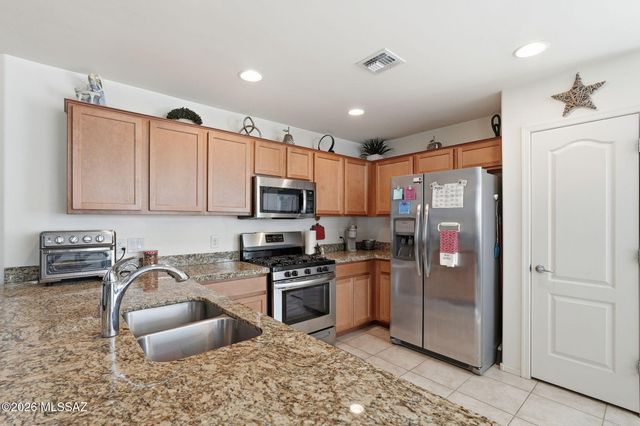 1345 W Vuelta Del Yunque, Sahuarita, AZ 85629