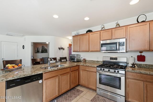 1345 W Vuelta Del Yunque, Sahuarita, AZ 85629