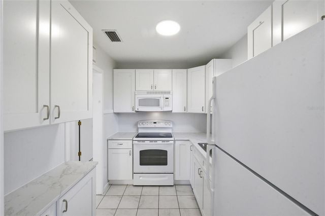 3323 BARSTOW STREET, Sarasota, FL 34235