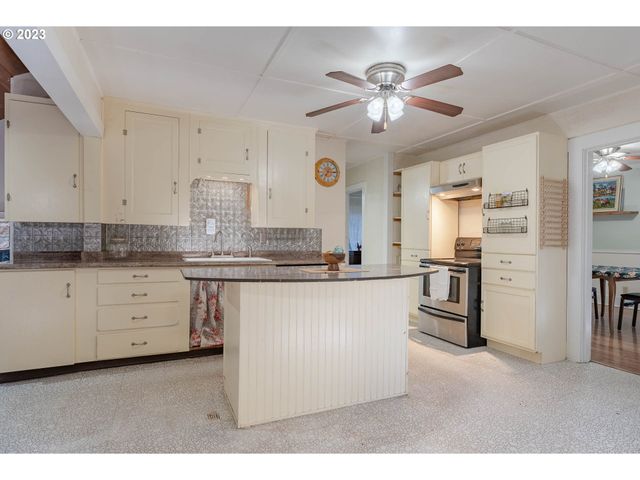 2075 Ne Mossy Loop, Toledo, OR 97391