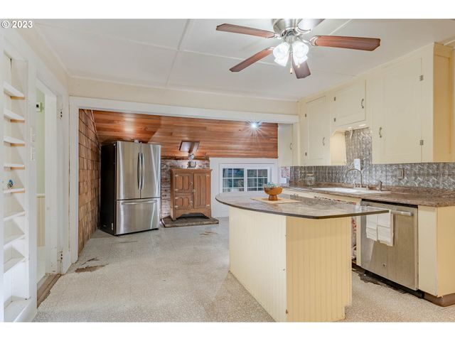 2075 Ne Mossy Loop, Toledo, OR 97391