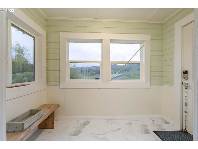 2075 Ne Mossy Loop, Toledo, OR 97391