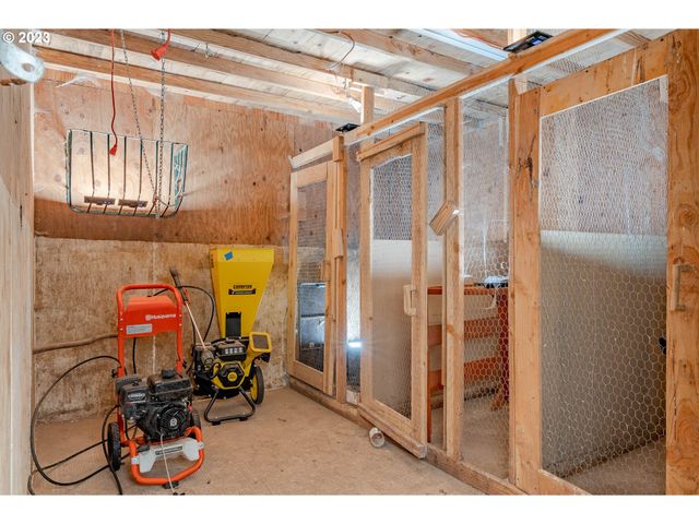 2075 Ne Mossy Loop, Toledo, OR 97391