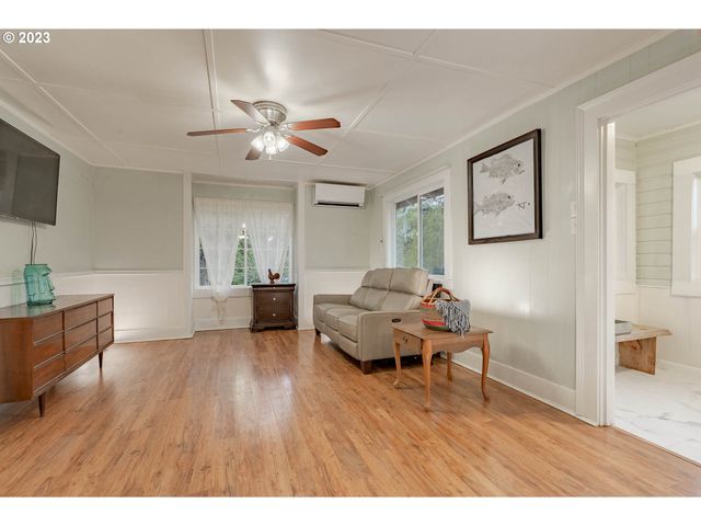 2075 Ne Mossy Loop, Toledo, OR 97391
