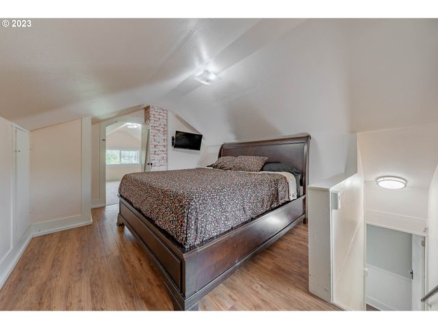 2075 Ne Mossy Loop, Toledo, OR 97391