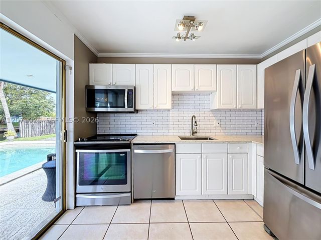 1841 NW 33rd Ct, Oakland Park, FL 33309