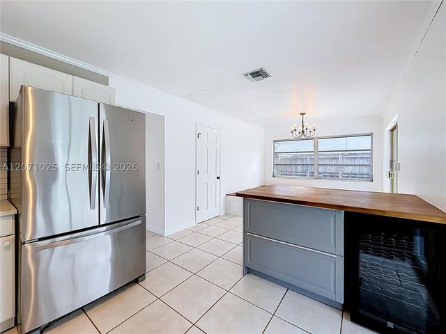 1841 NW 33rd Ct, Oakland Park, FL 33309