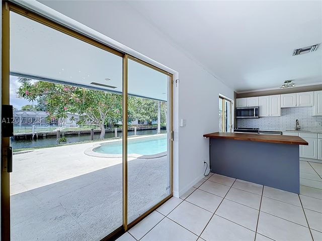 1841 NW 33rd Ct, Oakland Park, FL 33309