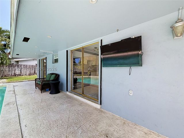 1841 NW 33rd Ct, Oakland Park, FL 33309