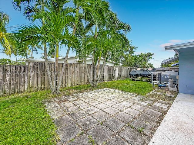 1841 NW 33rd Ct, Oakland Park, FL 33309