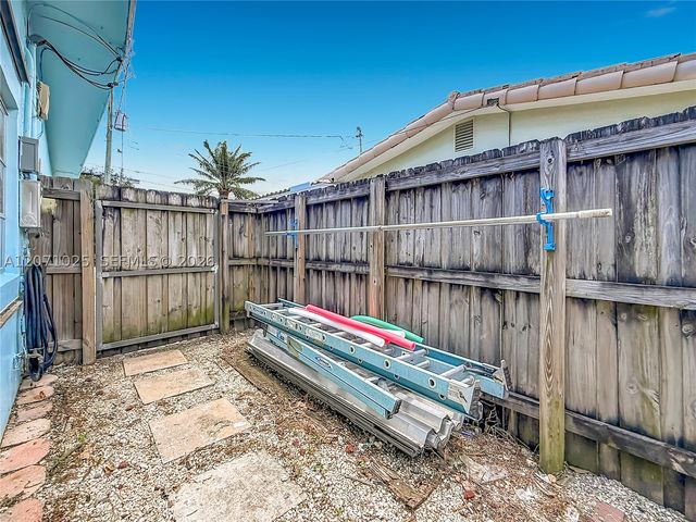 1841 NW 33rd Ct, Oakland Park, FL 33309