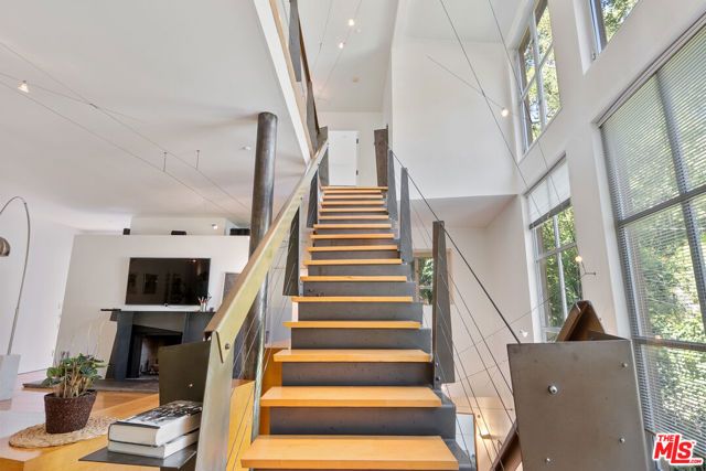 9976 Westwanda Drive, Beverly Hills, CA 90210