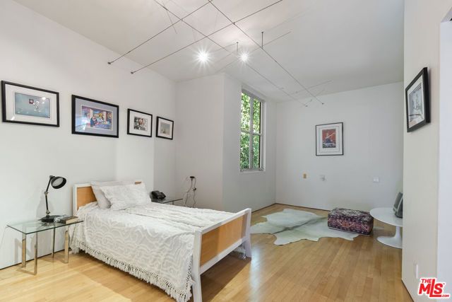 9976 Westwanda Drive, Beverly Hills, CA 90210
