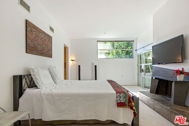 9976 Westwanda Drive, Beverly Hills, CA 90210