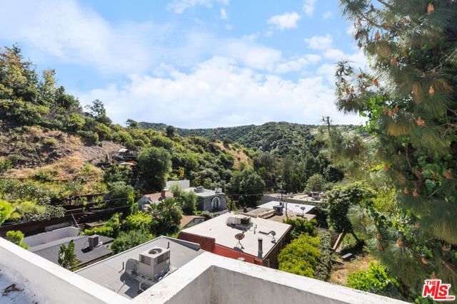 9976 Westwanda Drive, Beverly Hills, CA 90210